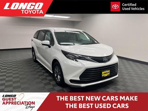 2024 Toyota Sienna LE