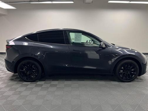 2025 Tesla Model Y Long Range Dual Motor Rear-Wheel Drive