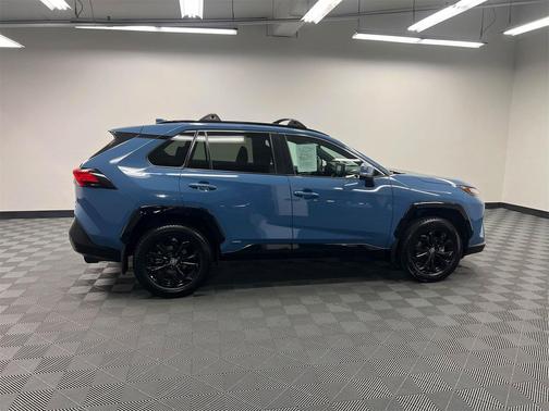 2022 Toyota RAV4 Hybrid SE
