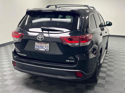 2019 Toyota Highlander SE