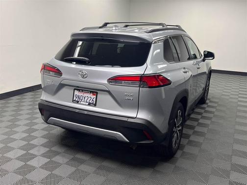 2024 Toyota Corolla Cross XLE