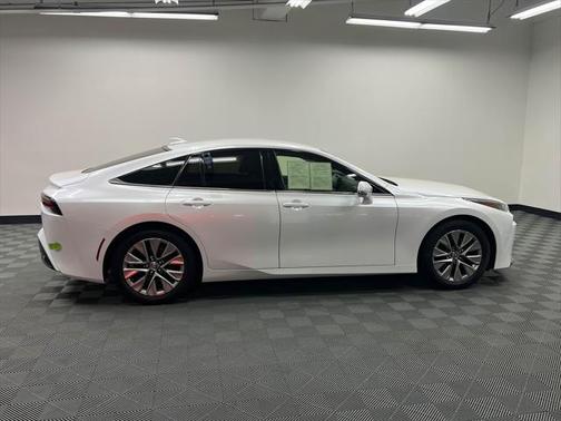 2022 Toyota Mirai Base