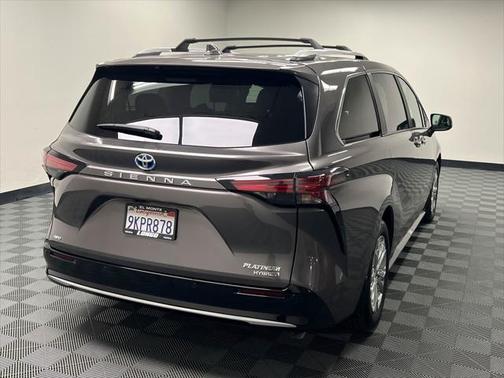 2024 Toyota Sienna Platinum 7 Passenger