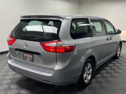 2017 Toyota Sienna SE