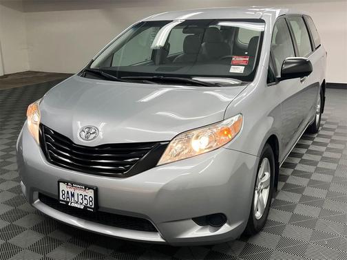 2017 Toyota Sienna SE