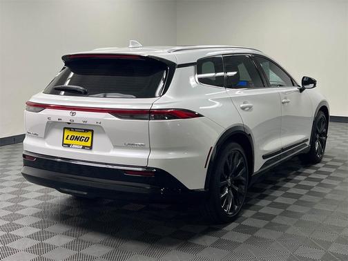 2025 Toyota Crown Signia Limited