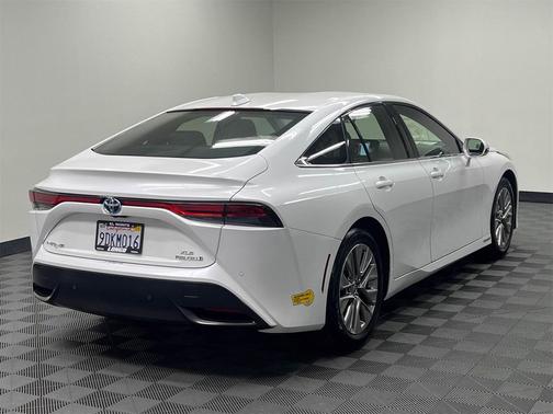2022 Toyota Mirai Base