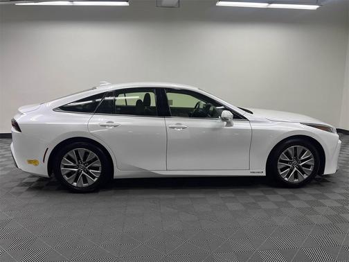 2022 Toyota Mirai Base