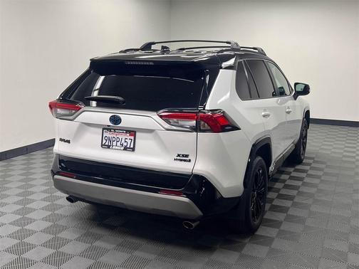 2024 Toyota RAV4 Hybrid SE
