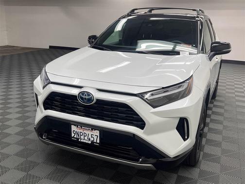2024 Toyota RAV4 Hybrid SE