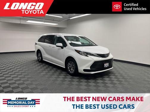 2023 Toyota Sienna LE