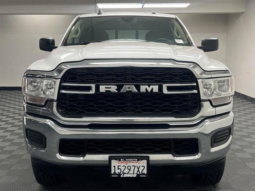 2020 RAM 2500 Tradesman Crew Cab 4X4 6'4' Box