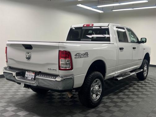 2020 RAM 2500 Tradesman Crew Cab 4X4 6'4' Box
