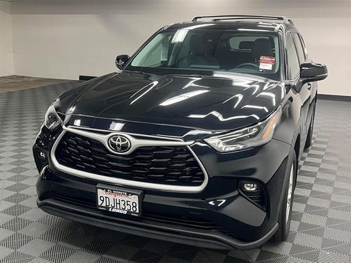 2022 Toyota Highlander LE