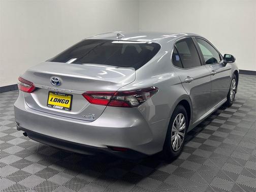 2024 Toyota Camry Hybrid LE