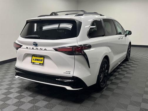 2021 Toyota Sienna XSE 7 Passenger