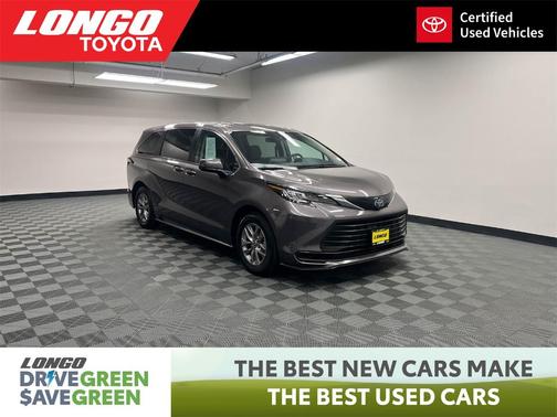 2022 Toyota Sienna LE