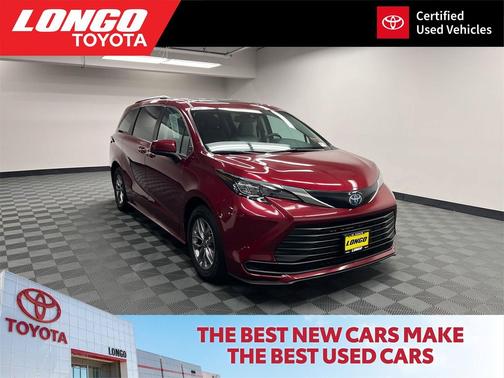 2024 Toyota Sienna LE