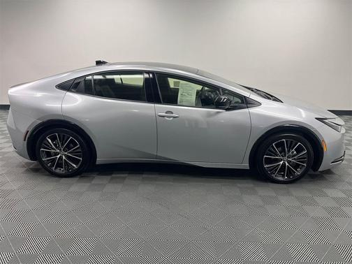 2024 Toyota Prius XLE