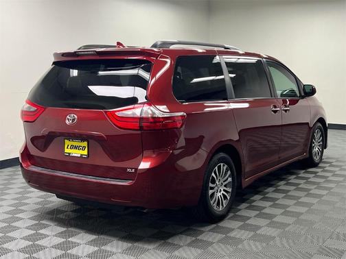 2020 Toyota Sienna XLE Premium