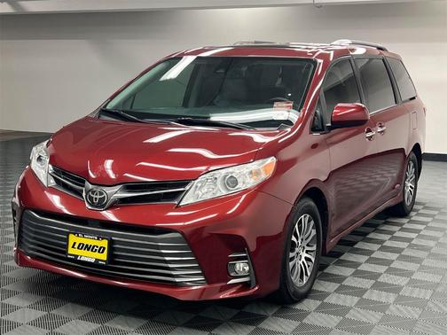 2020 Toyota Sienna XLE Premium