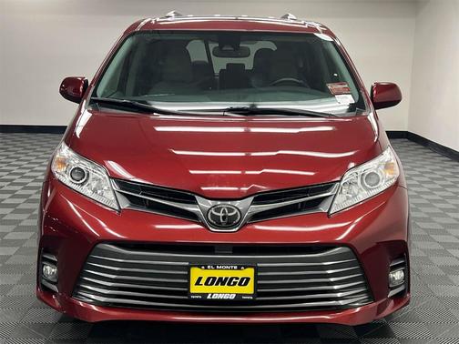 2020 Toyota Sienna XLE Premium