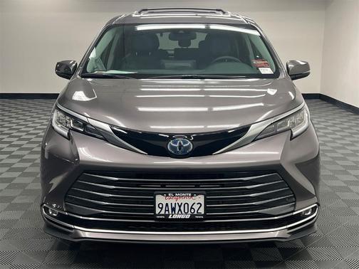 2022 Toyota Sienna Limited