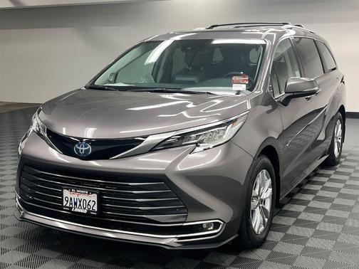 2022 Toyota Sienna Limited
