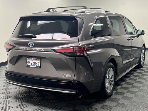2022 Toyota Sienna Limited