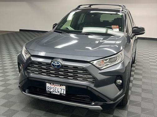 2020 Toyota RAV4 Hybrid SE