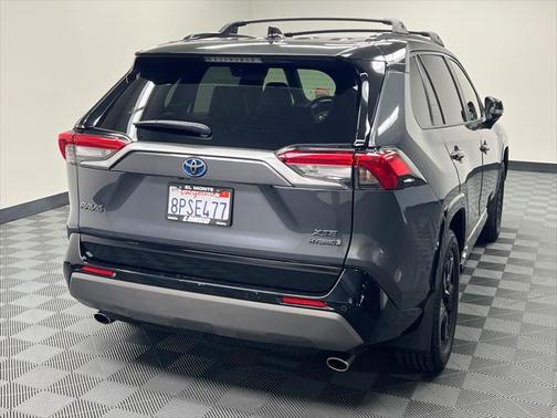 2020 Toyota RAV4 Hybrid SE