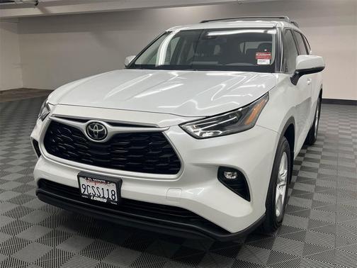 2022 Toyota Highlander LE