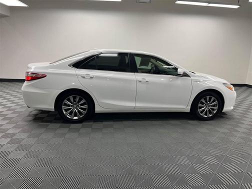 2017 Toyota Camry Hybrid XLE