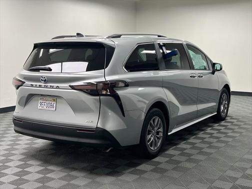 2025 Toyota Sienna XLE 7 Passenger