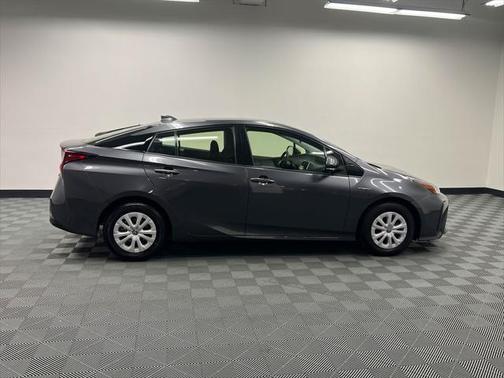 2022 Toyota Prius LE