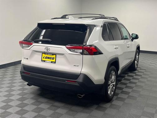 2022 Toyota RAV4 XLE Premium