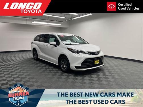 2024 Toyota Sienna LE