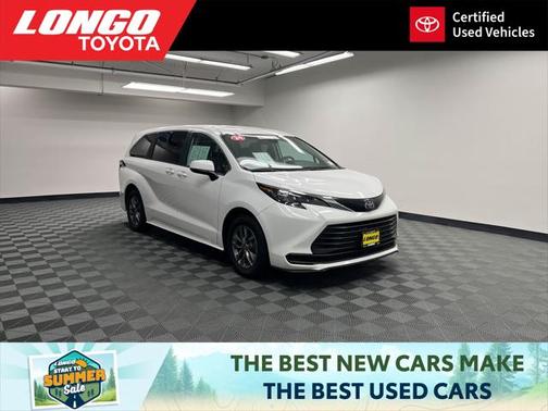 2024 Toyota Sienna LE