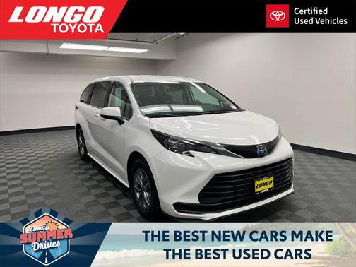 2024 Toyota Sienna LE
