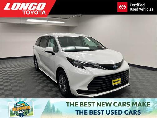 2024 Toyota Sienna LE