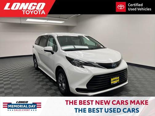 2024 Toyota Sienna LE