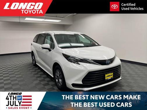 2024 Toyota Sienna LE