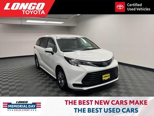 2023 Toyota Sienna LE