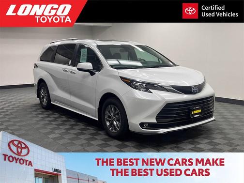 2025 Toyota Sienna XLE 8 Passenger