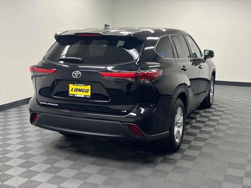 2023 Toyota Highlander LE
