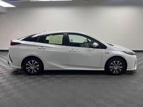 2022 Toyota Prius Prime LE