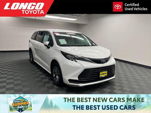 2024 Toyota Sienna LE
