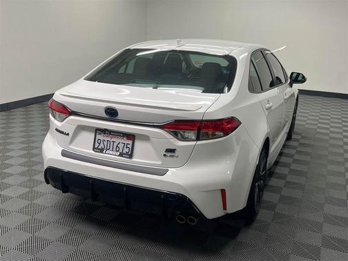 2025 Toyota Corolla Hybrid SE