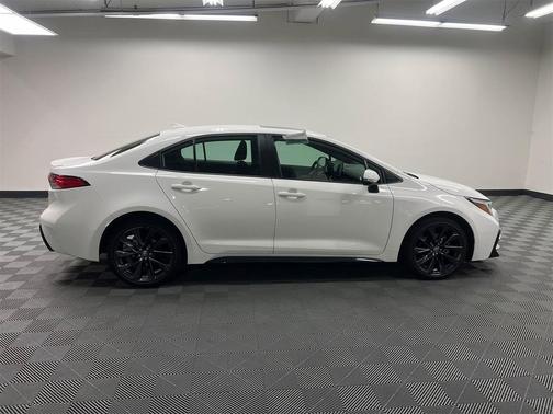 2025 Toyota Corolla Hybrid SE