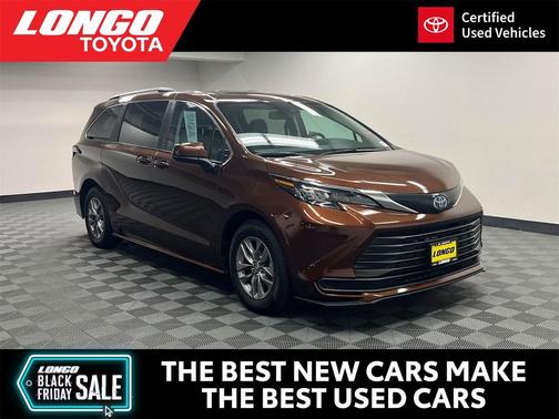 2024 Toyota Sienna LE
